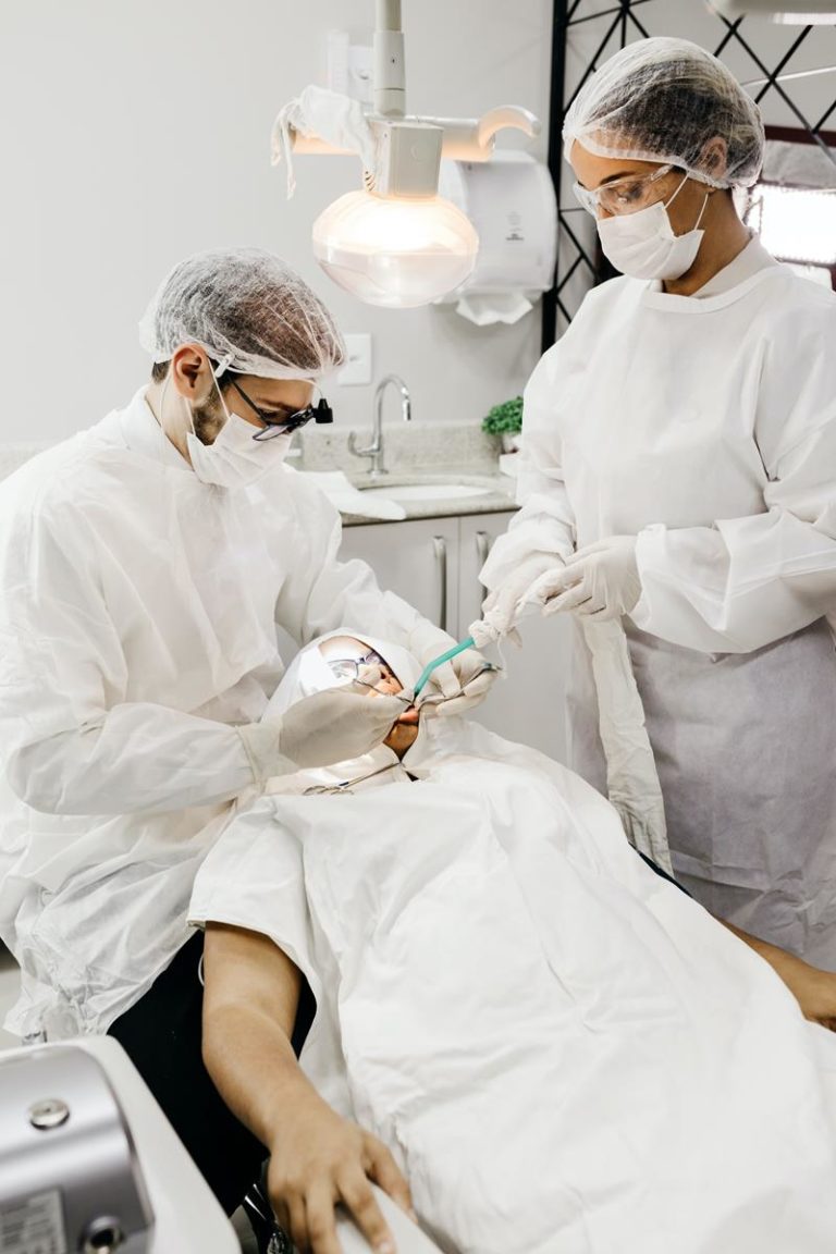 Leczenie ortodontyczne, kto powinien z niego skorzystać?